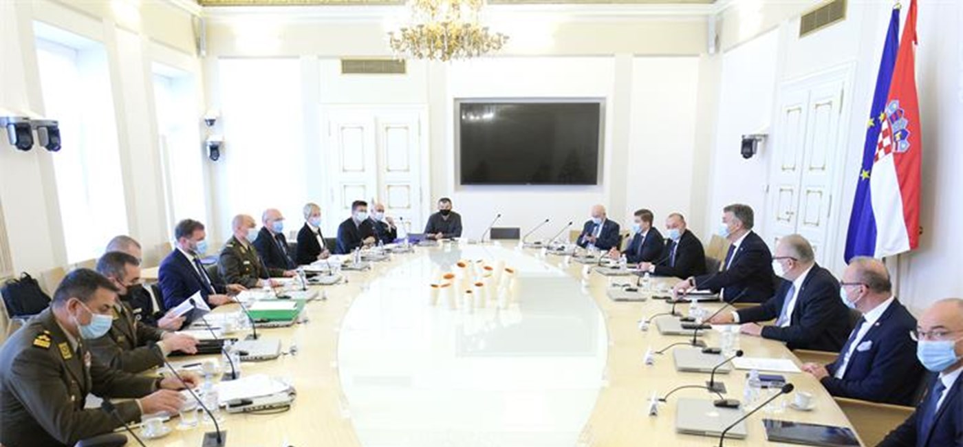 PM reports on meeting with defence minister on US Bradley M2A2 ODS offer